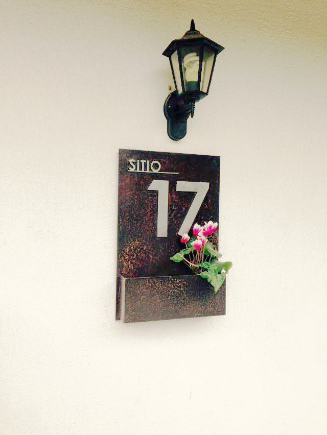 Número Casa Macetero Acero - Placa Metal Plantas Decorativa Funcional