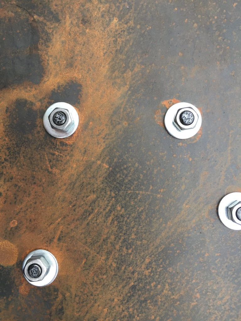 Número Sobre Placa de Acero