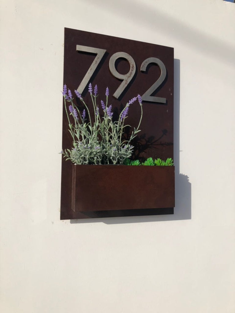 Número y Macetero ,IronPig , Número, chile, fierro