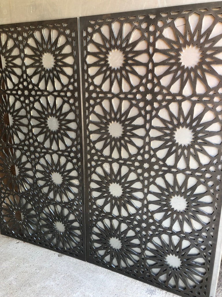 Fabricación y diseño laser plasma-Baranda seguridad metal diseño patron marroqui - interior o exterior - Protección artística escalera balcón piscina - Metal resistente-premium y artesanal IRONPIG Chile