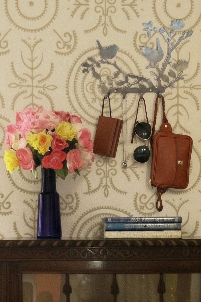 perchero de metal para decoracion y organizacion del hogar, hecho en chile por ironpig artesania en metal, diseños unicos. Se monta en la pared con dos tornillos. ideal para decoracion interior en dormitorio, entrada de una casa, closet, ban1o, cocina y hogar