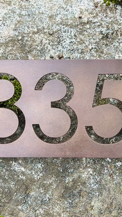 Numero_placa_calada_oxidada_y_encerada
