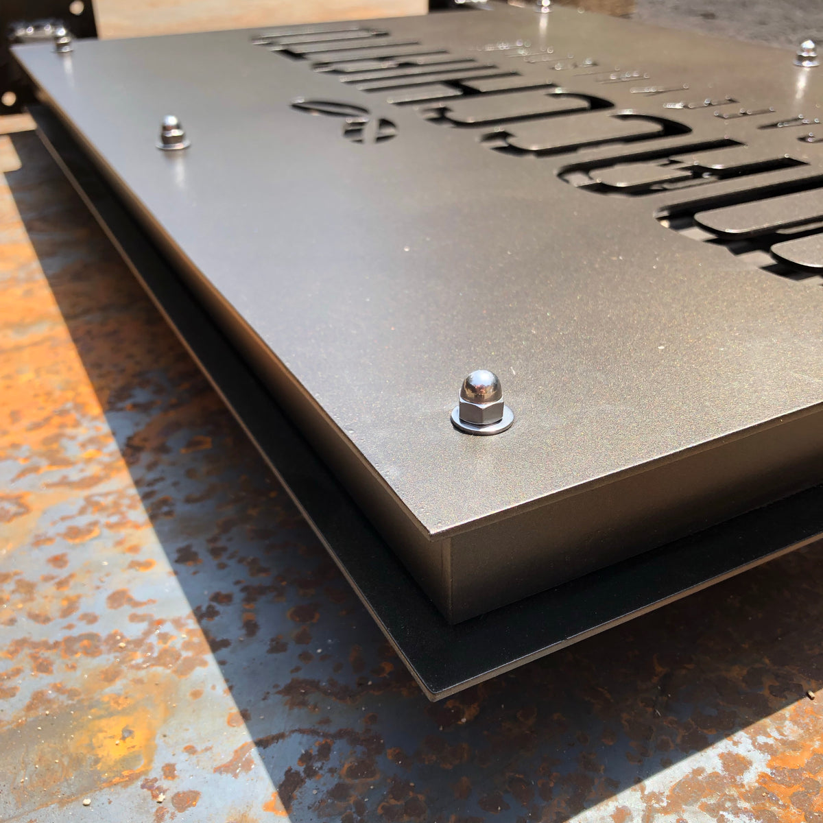 Letrero rompe tráfico, tipo paleta, doble cara , hecho por IronPig , Letrero en acero diseño personalizado. Negocios, restaurantes, cafeterías, empresas, local comercial, publicidad. Hecho en Chile, material acero calidad premium 